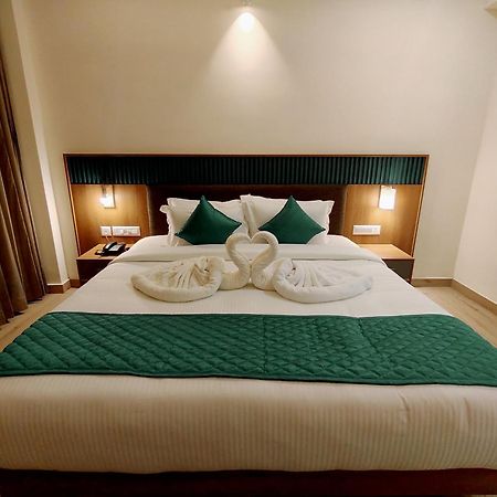 Viraj Retreat Hotel Mundrothuruth Екстериор снимка