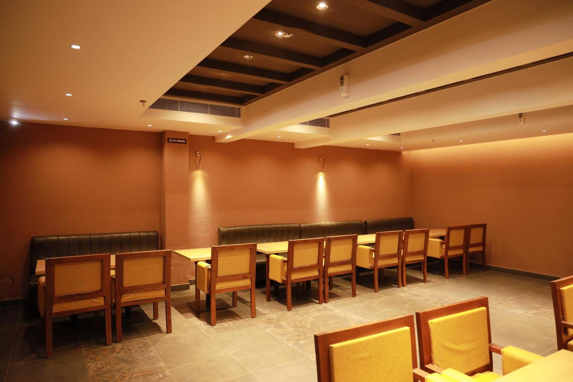 Viraj Retreat Hotel Mundrothuruth Екстериор снимка